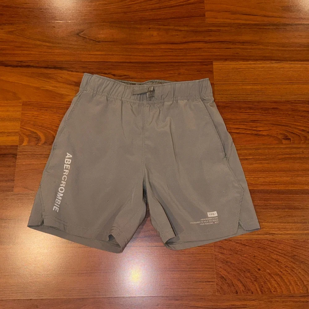 Abercrombie Kids Shorts Bundle 
Size 7/8 
Black Grey Tan Vineyard Vines Nike - Picture 4 of 7